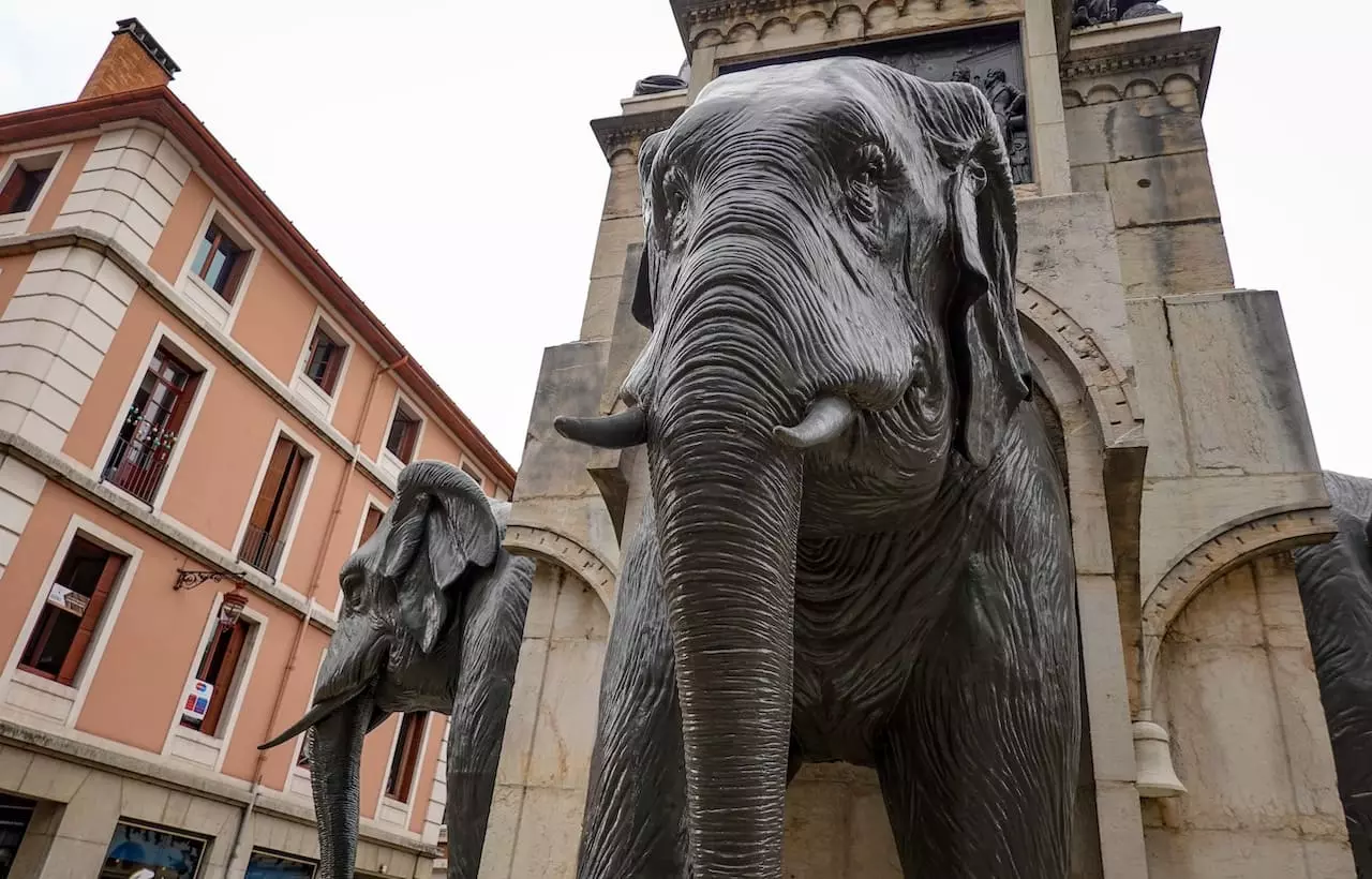 fontaine aux éléphants à Chambéry
