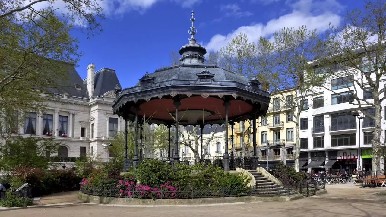 place populaire saint etienne