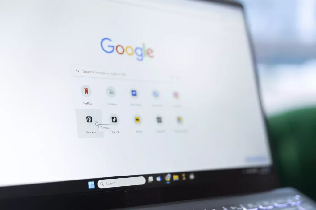 photo d'un ecrant d'ordinateur sur la page de recherche Google